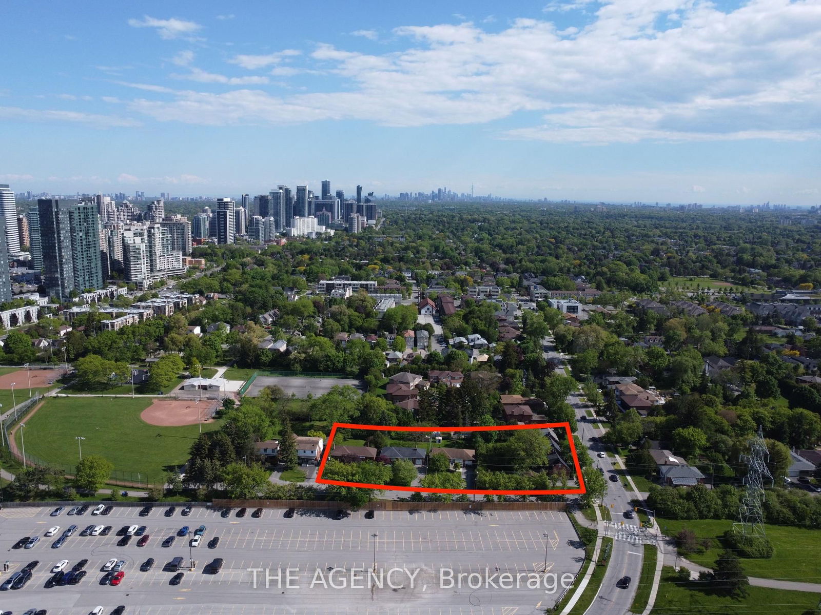 Detached House for sale at 75 Talbot Road, Toronto, Newtonbrook West, M2M 1S1 - MLS: C12176463