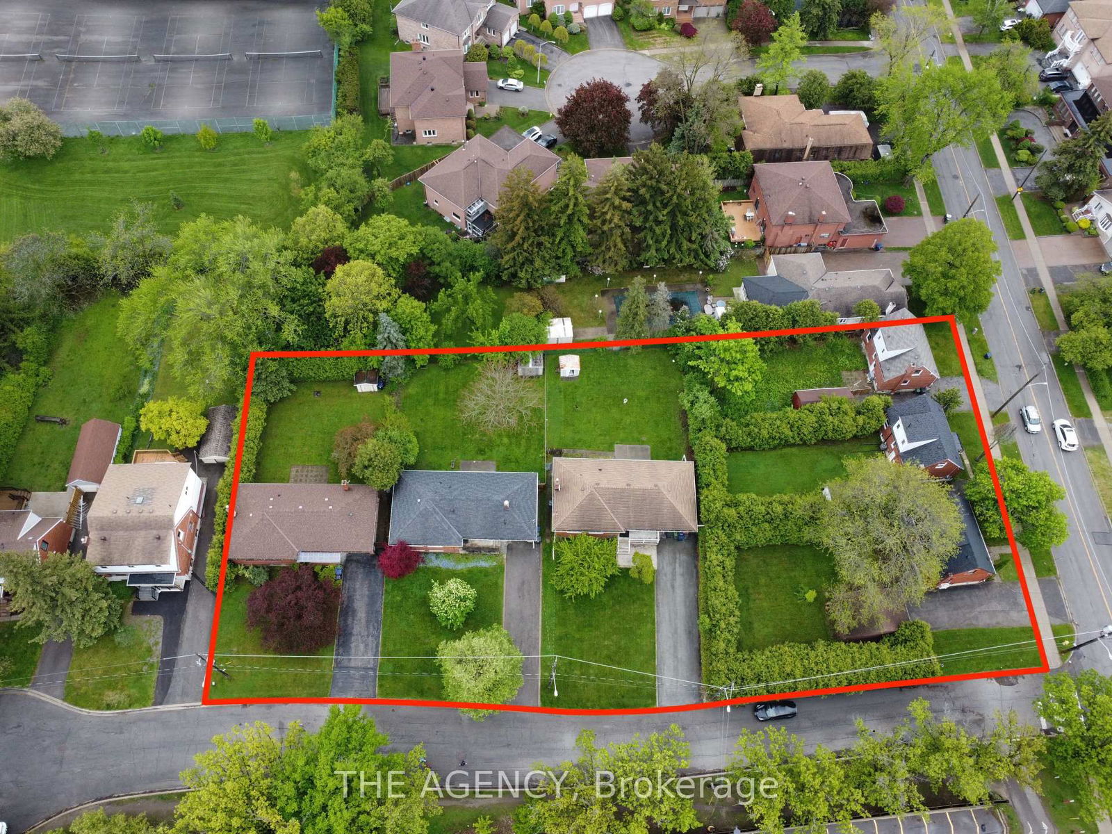 Detached House for sale at 75 Talbot Road, Toronto, Newtonbrook West, M2M 1S1 - MLS: C12176463
