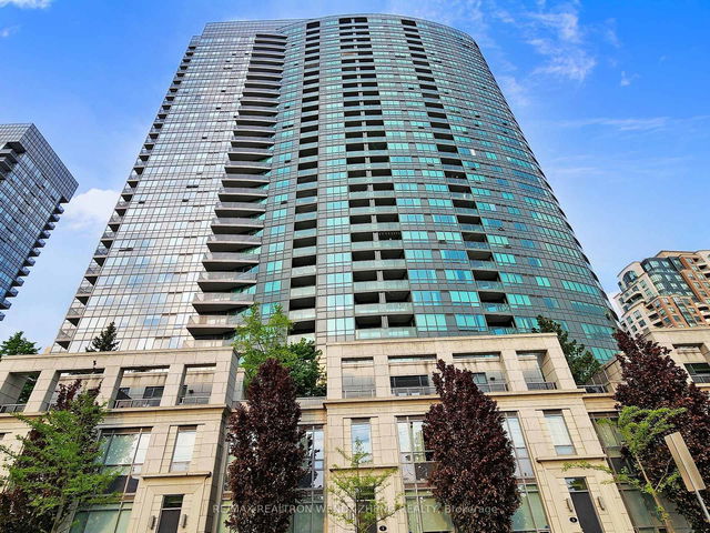 910 - 15 Greenview Avenue