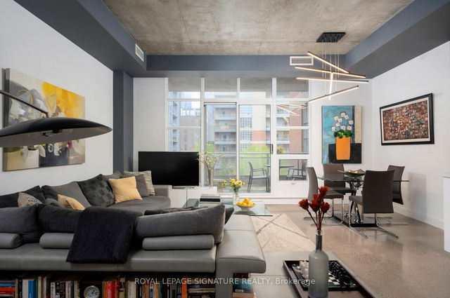 408 - 19 Brant Street