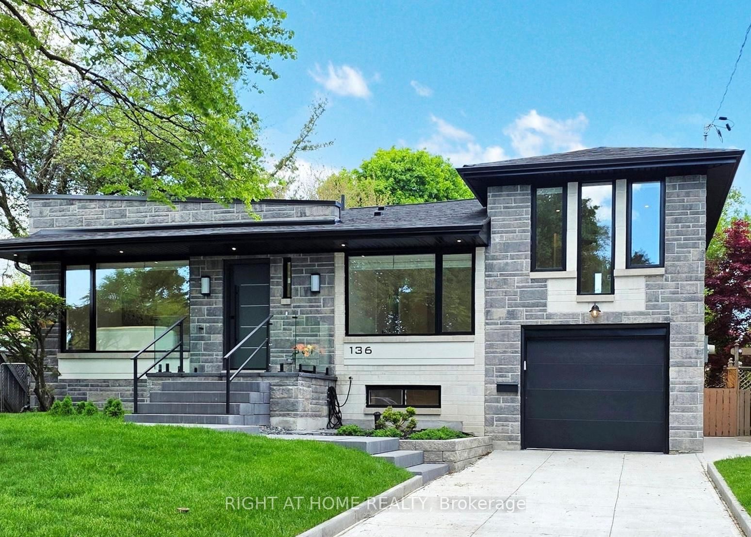Detached House for sale at 136 Santa Barbara Road, Toronto, Willowdale West, M2N 2C5 - MLS: C12176692