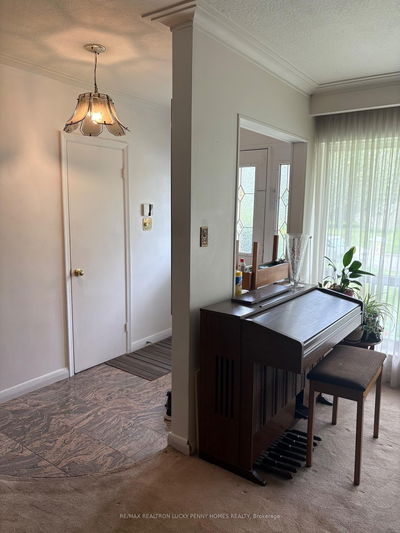 61 Hurlingham Cres, Toronto - Banbury-Don Mills image-0-2