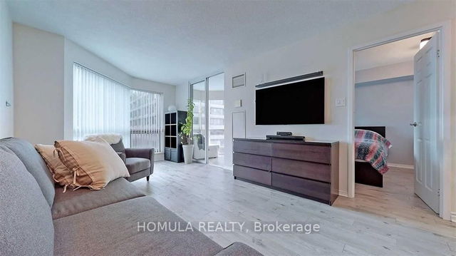 910 - 10 Yonge Street