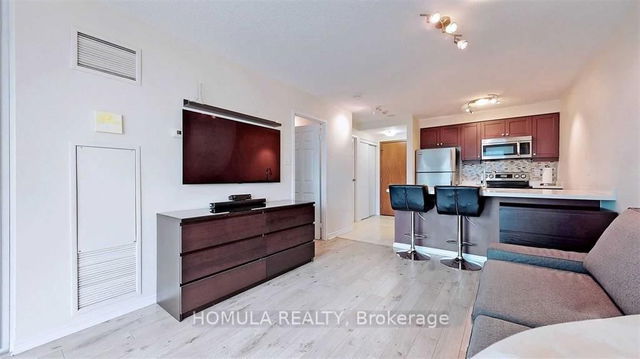 910 - 10 Yonge Street