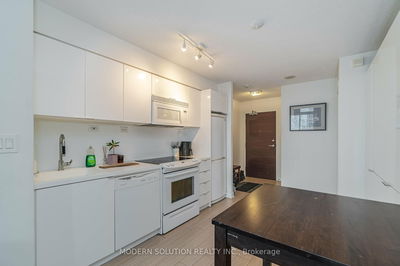 Unit 925 — 10 Capreol Crt, Toronto - Waterfront Communities C1 image-0-4