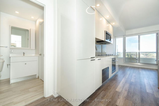 910 - 75 Canterbury Place