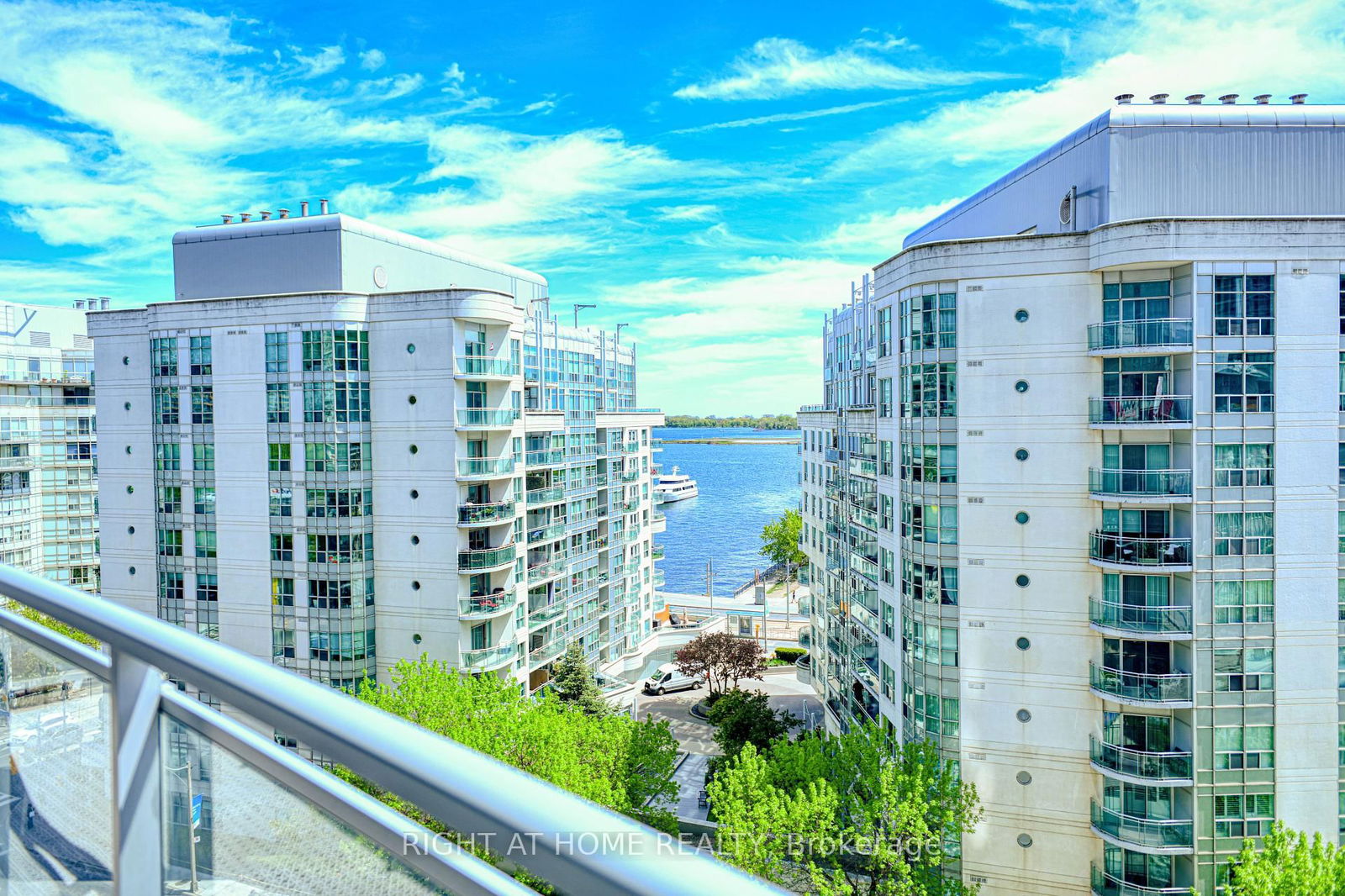 Condo for lease at 1016-38 Dan Leckie Way, Toronto, Waterfront Communities C1, M5V 2V6 - MLS: C12177278