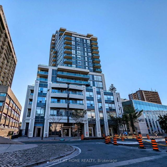 416 - 736 Spadina Avenue