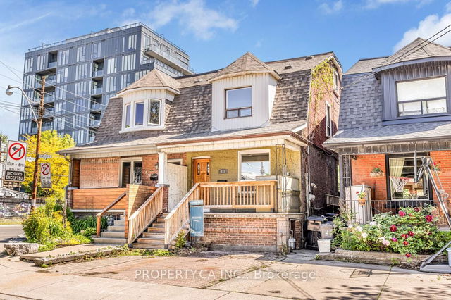 889 Palmerston Avenue