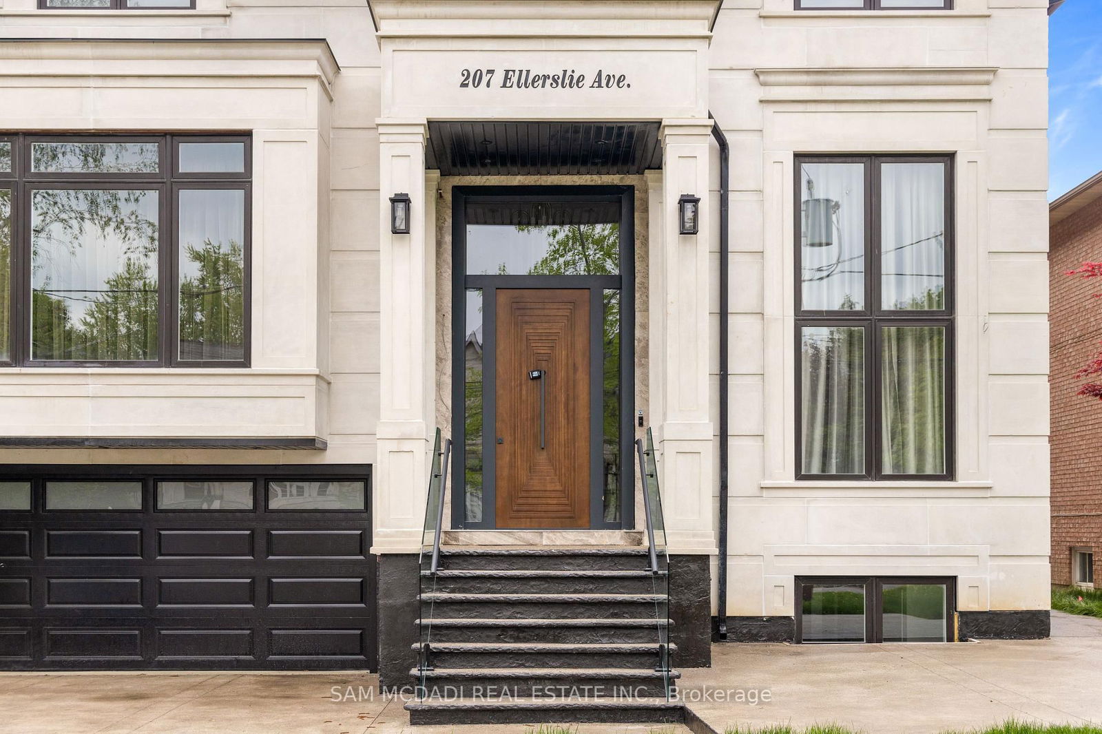 Detached House for sale at 207 Ellerslie Avenue, Toronto, Willowdale West, M2N 1Y3 - MLS: C12177469