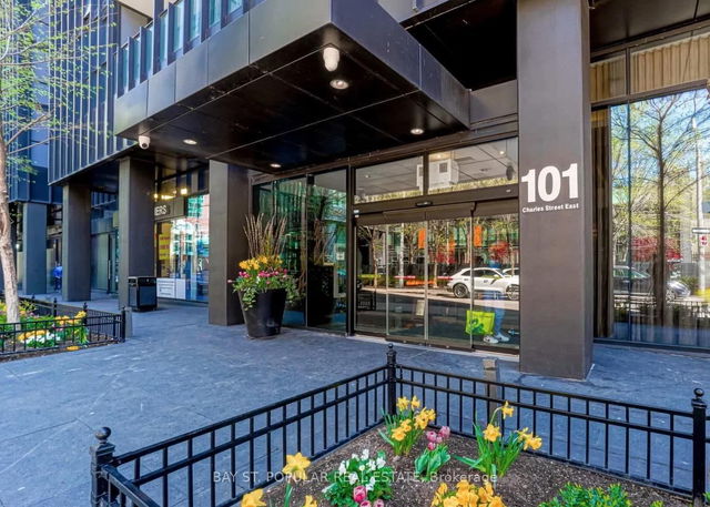 813 - 101 Charles Street