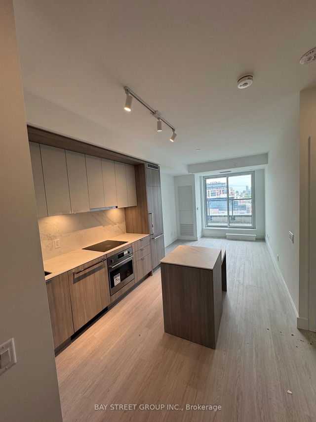 812 - 625 Sheppard Avenue