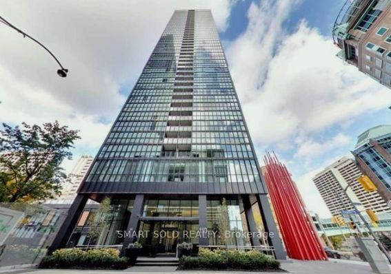 2001 - 110 Charles Street E