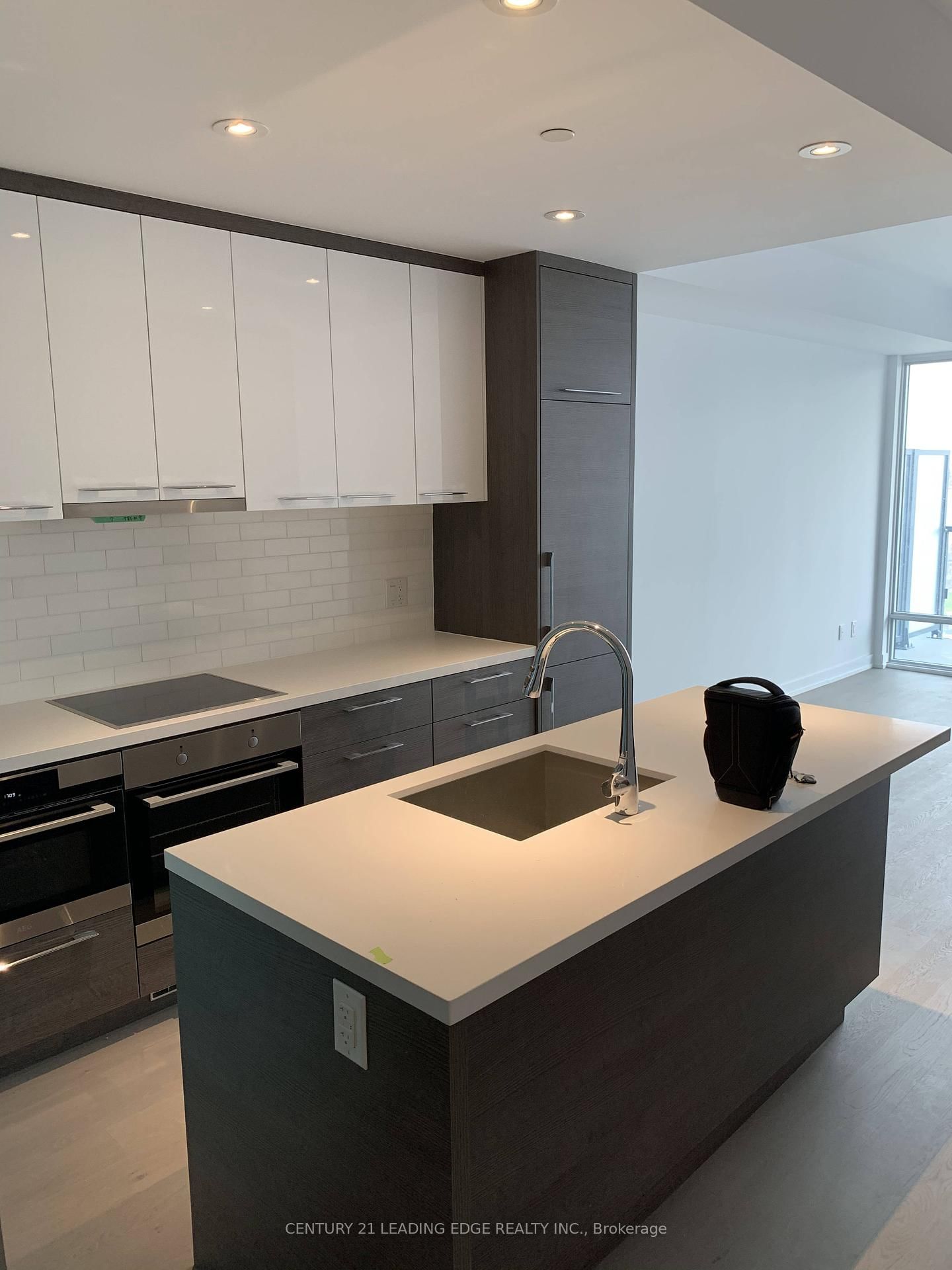 Condo for sale at 3301-488 University Avenue, Toronto, Kensington-Chinatown, M5G 0C1 - MLS: C12177602