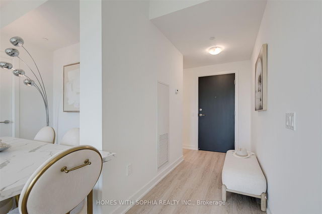 607 - 250 Lawrence Avenue
