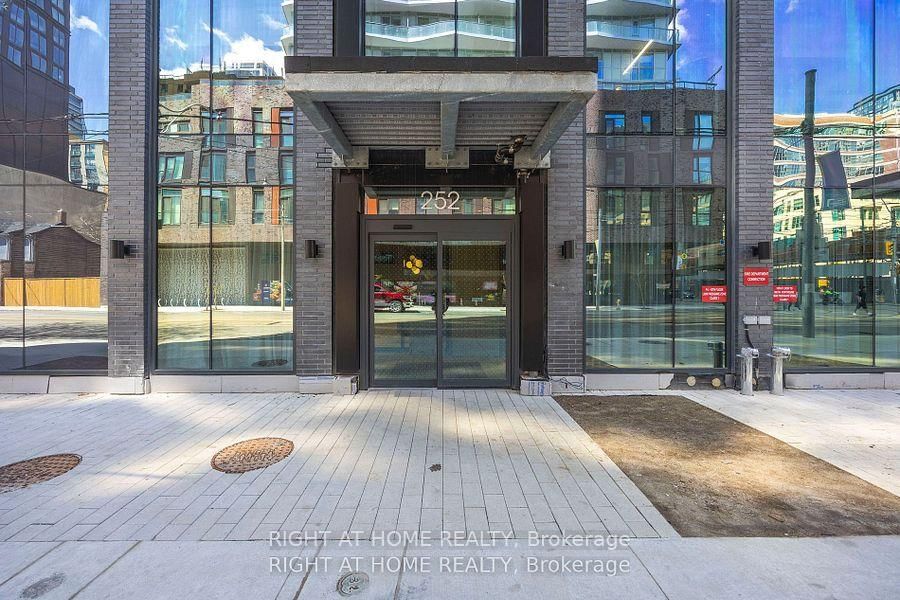 252 Church Street, Unit 4216 - Photo 3