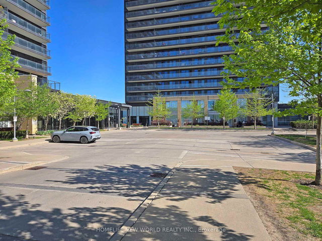 707 - 33 Singer Court