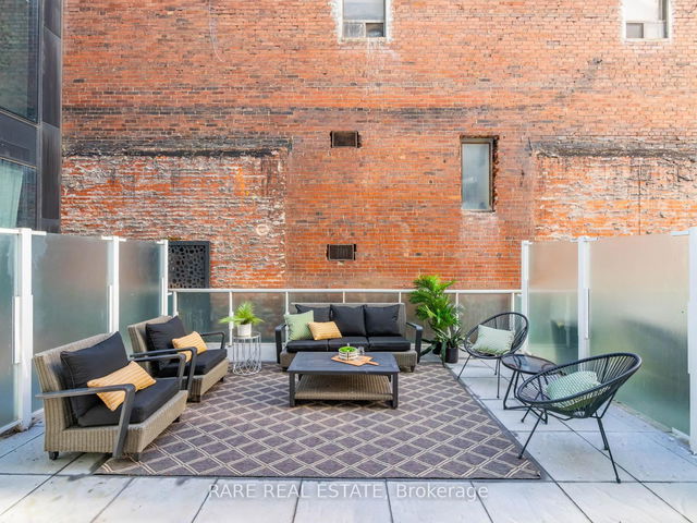 206 - 11 Charlotte Street