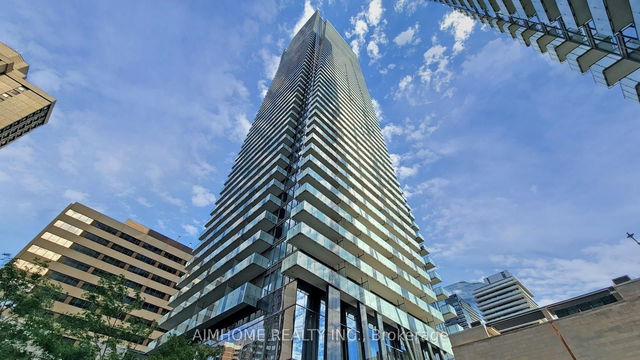 4704 - 1080 Bay Street