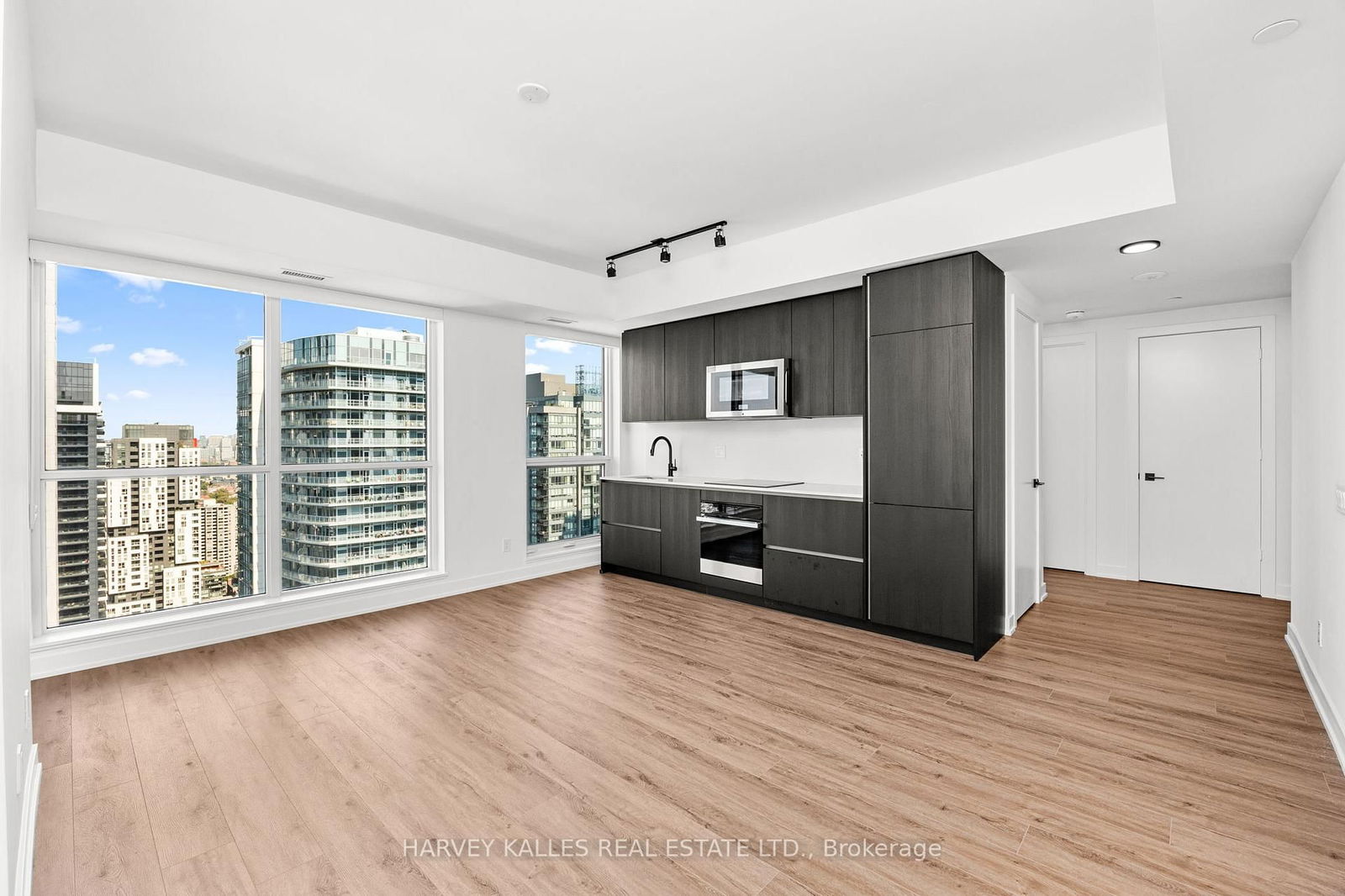Condo for lease at 4205-327 King Street, Toronto, Waterfront Communities C1, M5V 0W7 - MLS: C12177998
