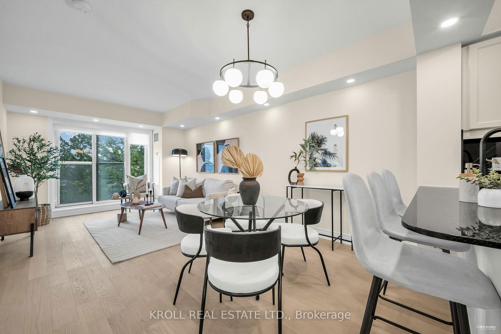 Listing Image 0