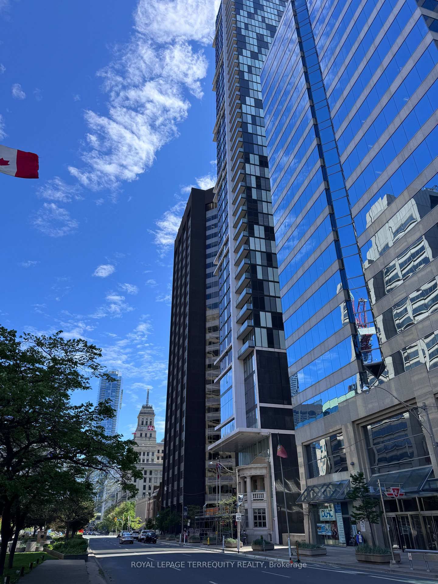 Condo for sale at 2308-426 University Avenue, Toronto, Kensington-Chinatown, M5G 1S9 - MLS: C12178413