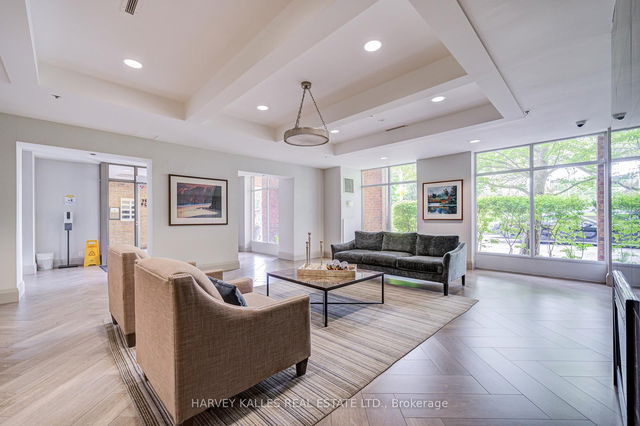 LPH01 - 245 Davisville Avenue
