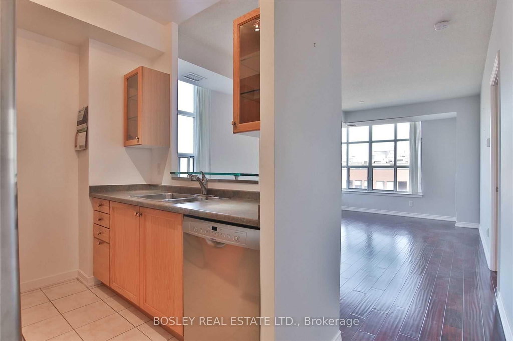 410 - 438 Richmond Street W 5