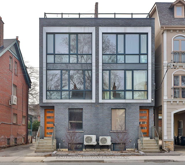 4 - 126 Spadina Road