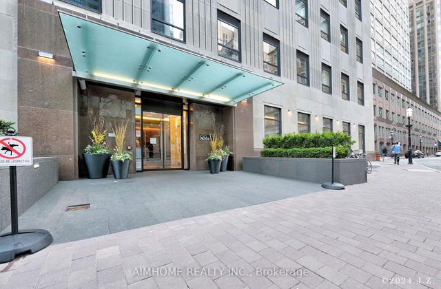 1112 - 88 Scott Street