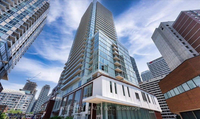home for lease on 2407-33 Helendale Avenue