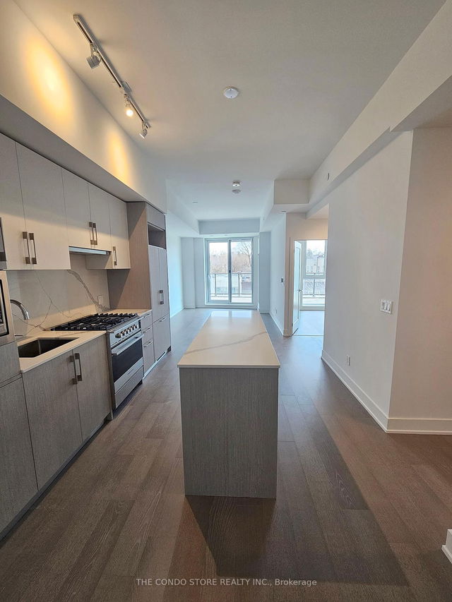 304 - 8 Manor Road