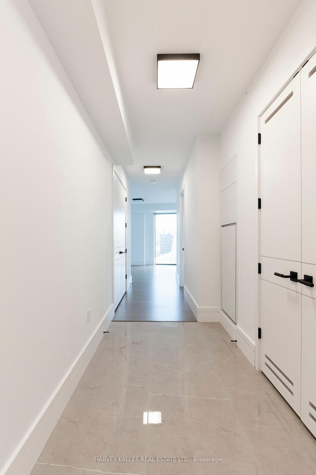 1107 - 215 Lonsdale Road