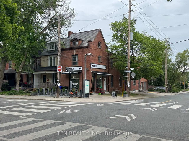 A - 42 Dewson Street