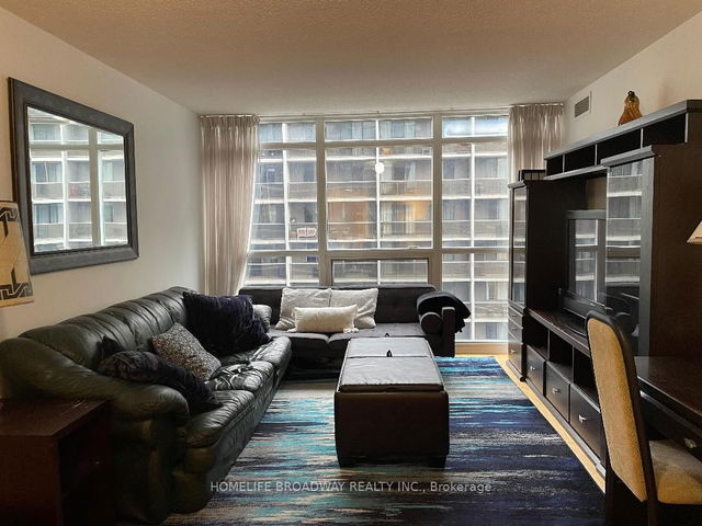 1310 - 25 Carlton Street