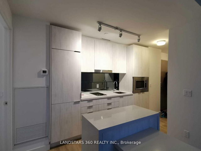 2512 - 215 Queen Street