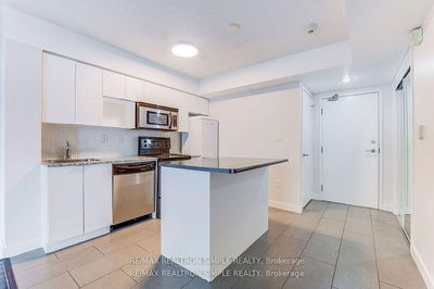 Unit 703 — 15 Brunel Crt, Toronto - Waterfront Communities C1 image-0-4