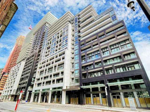 228 - 121 Lower Sherbourne Street