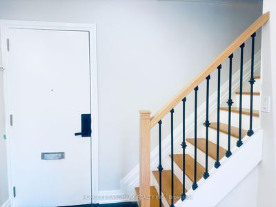 Unit 213 — 5879 Bathurst St, Toronto - Newtonbrook West image-0-2
