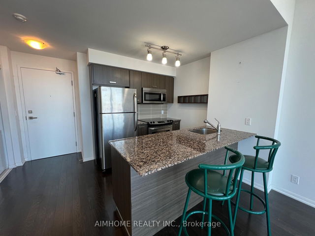 5004 - 832 Bay Street