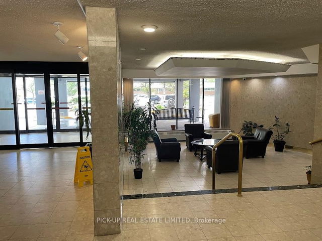 1403 - 60 Pavane Linkway