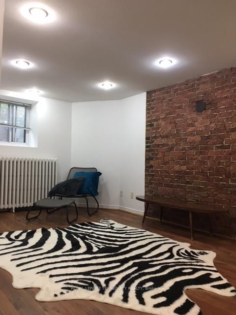 2nd Floor - 42 Keewatin Avenue
