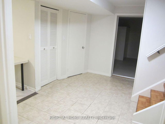 Bsmnt - 289 Churchill Avenue