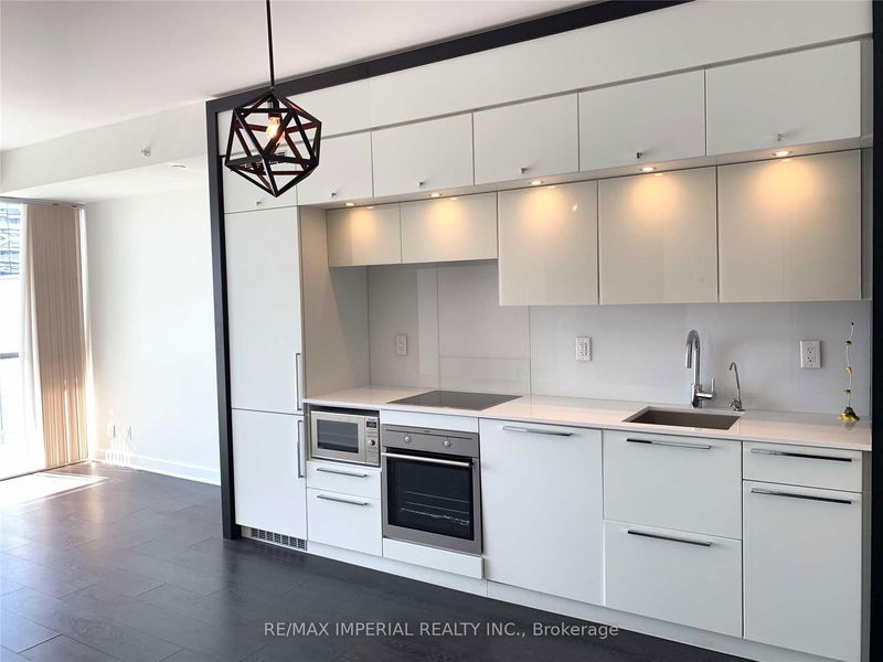 Unit 2502 — 15 Grenville St, Toronto - Bay Street Corridor image-0-0