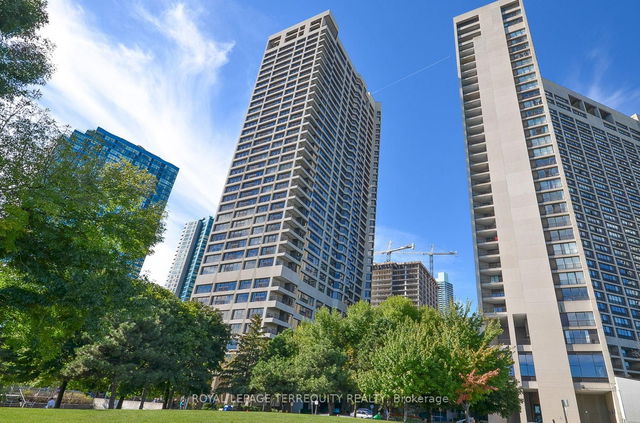 3110 - 65 Harbour Square