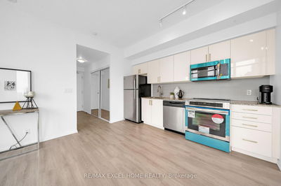 Unit #2808 — 832 Bay St, Toronto - Bay Street Corridor image-0-4