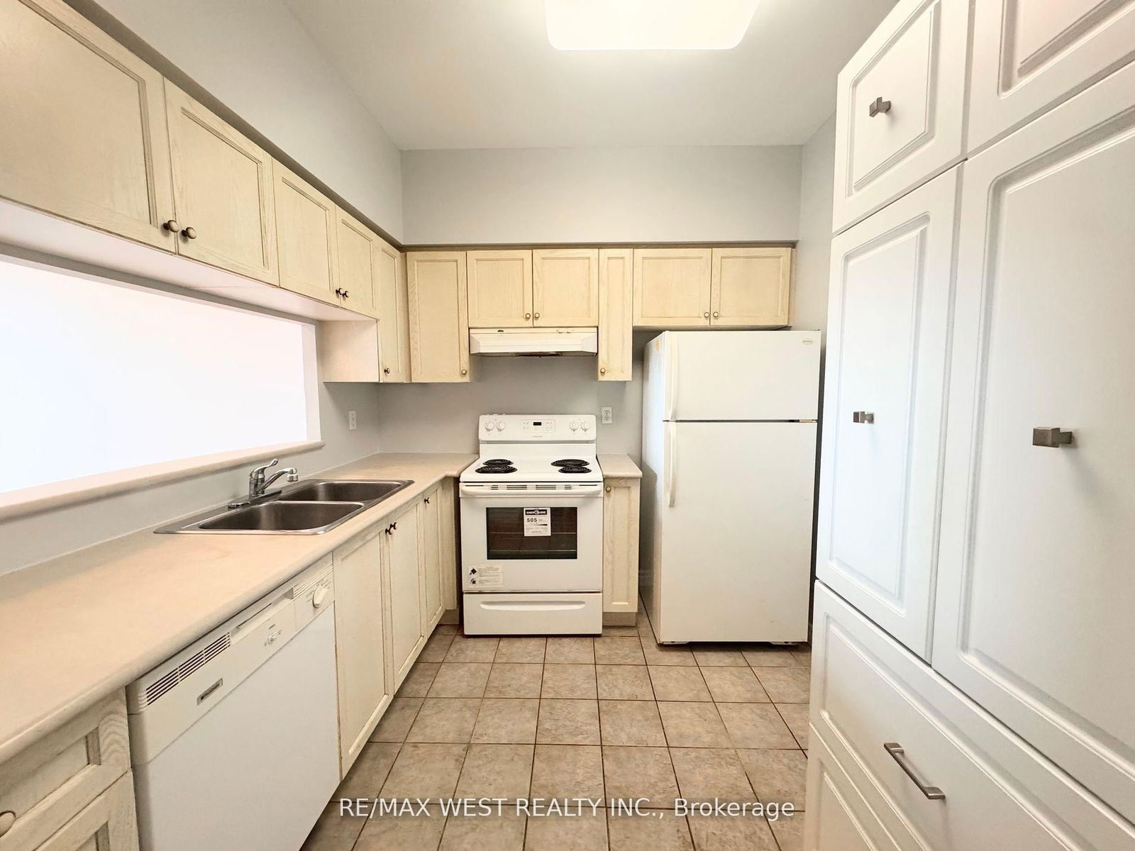 Condo for sale at PH7-1700 Eglinton Avenue, Toronto, Victoria Village, M4A 2Z4 - MLS: C12182316
