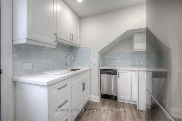 #3 - 1747 Bathurst Street