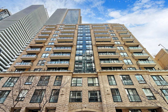 1216 - 35 Hayden Street