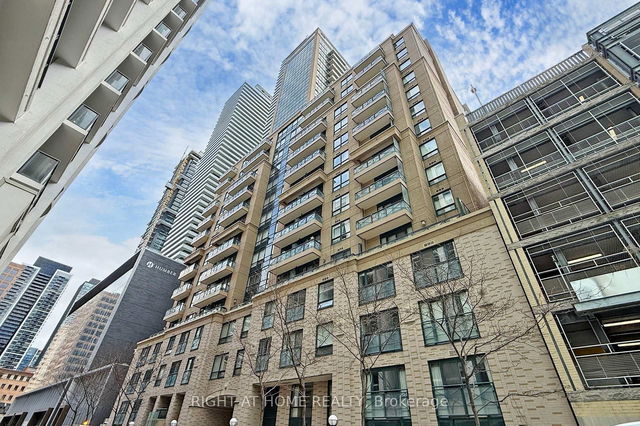 1216 - 35 Hayden Street